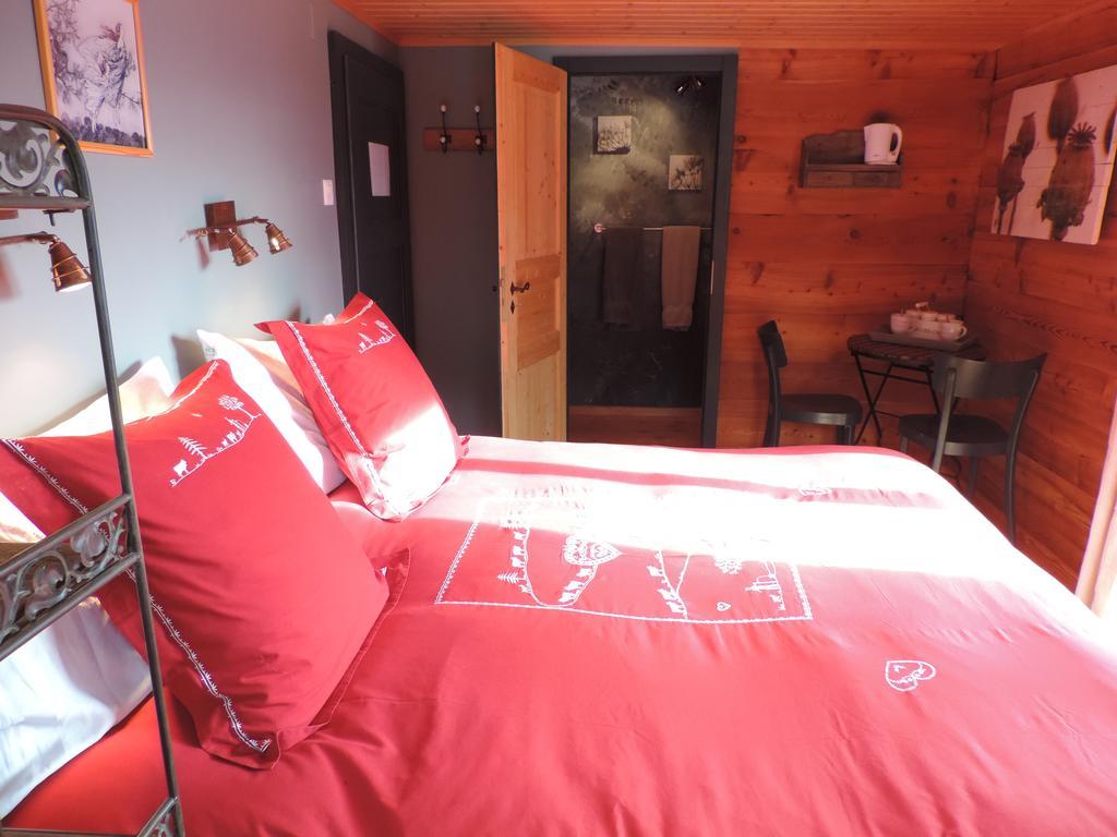 La Demeure Des Elfes Bed & Breakfast Albinen Oda fotoğraf
