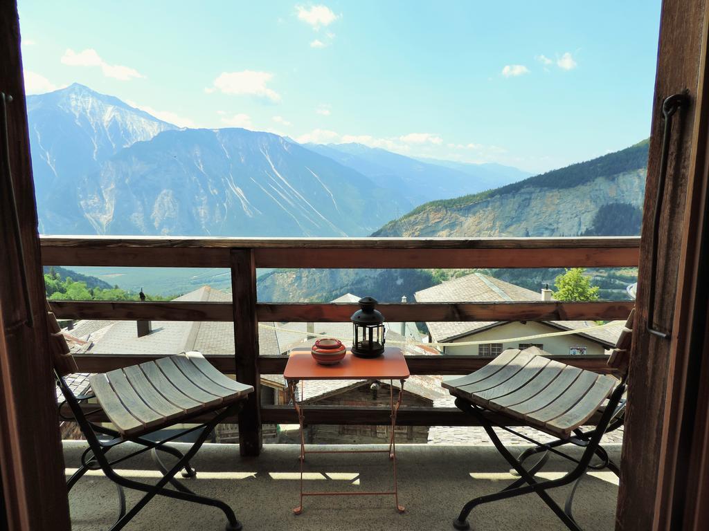 La Demeure Des Elfes Bed & Breakfast Albinen Oda fotoğraf