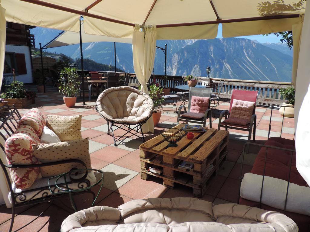 La Demeure Des Elfes Bed & Breakfast Albinen Dış mekan fotoğraf