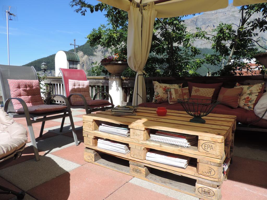 La Demeure Des Elfes Bed & Breakfast Albinen Dış mekan fotoğraf