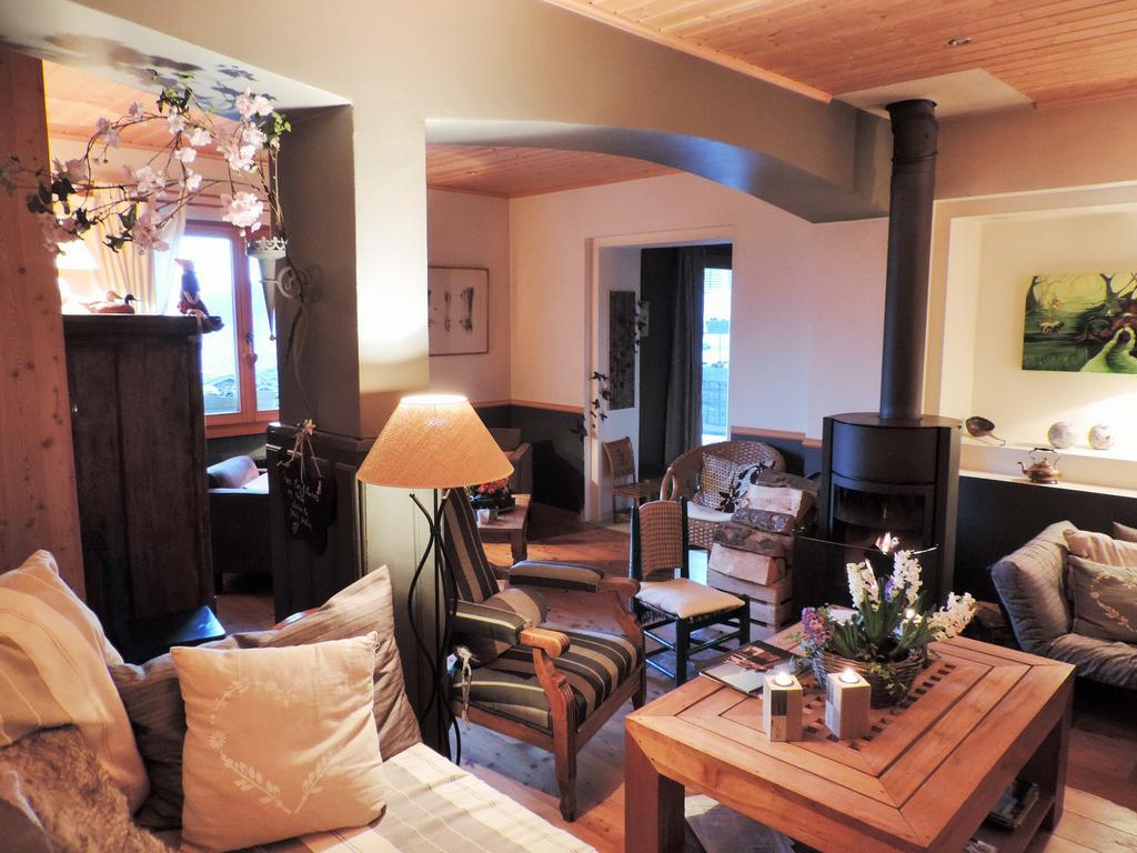 La Demeure Des Elfes Bed & Breakfast Albinen Dış mekan fotoğraf