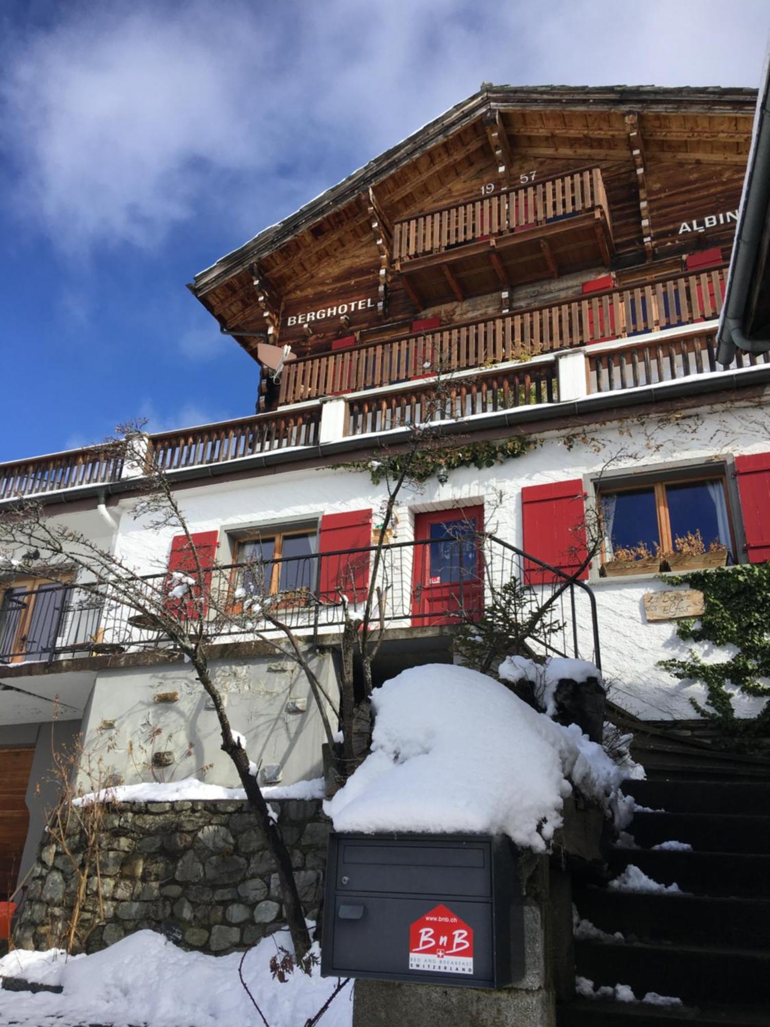 La Demeure Des Elfes Bed & Breakfast Albinen Dış mekan fotoğraf