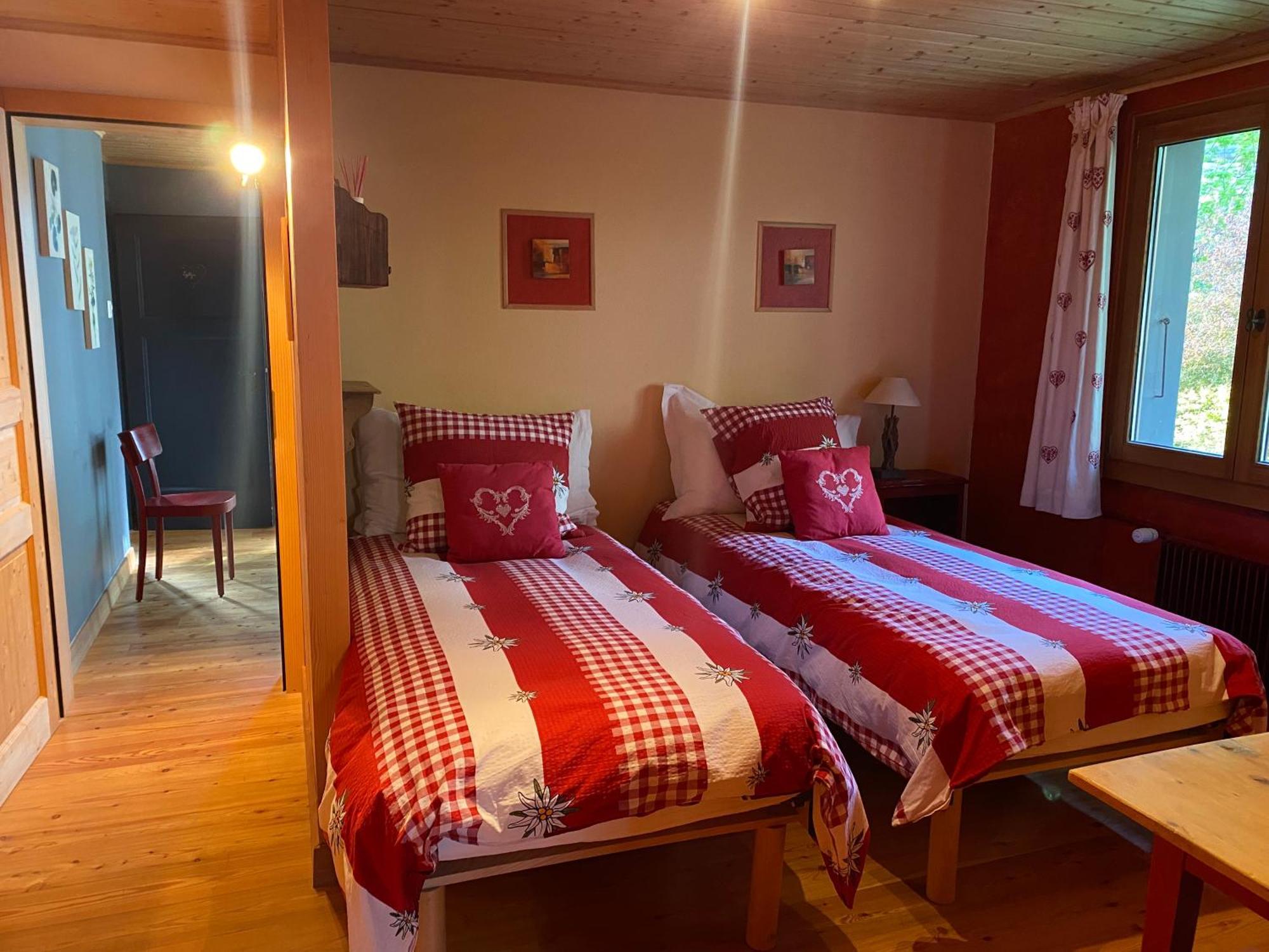 La Demeure Des Elfes Bed & Breakfast Albinen Dış mekan fotoğraf