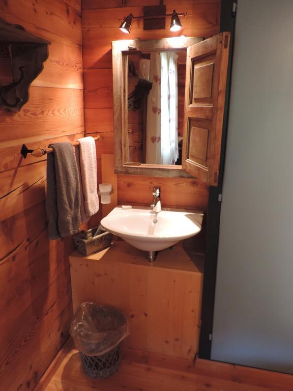 La Demeure Des Elfes Bed & Breakfast Albinen Dış mekan fotoğraf